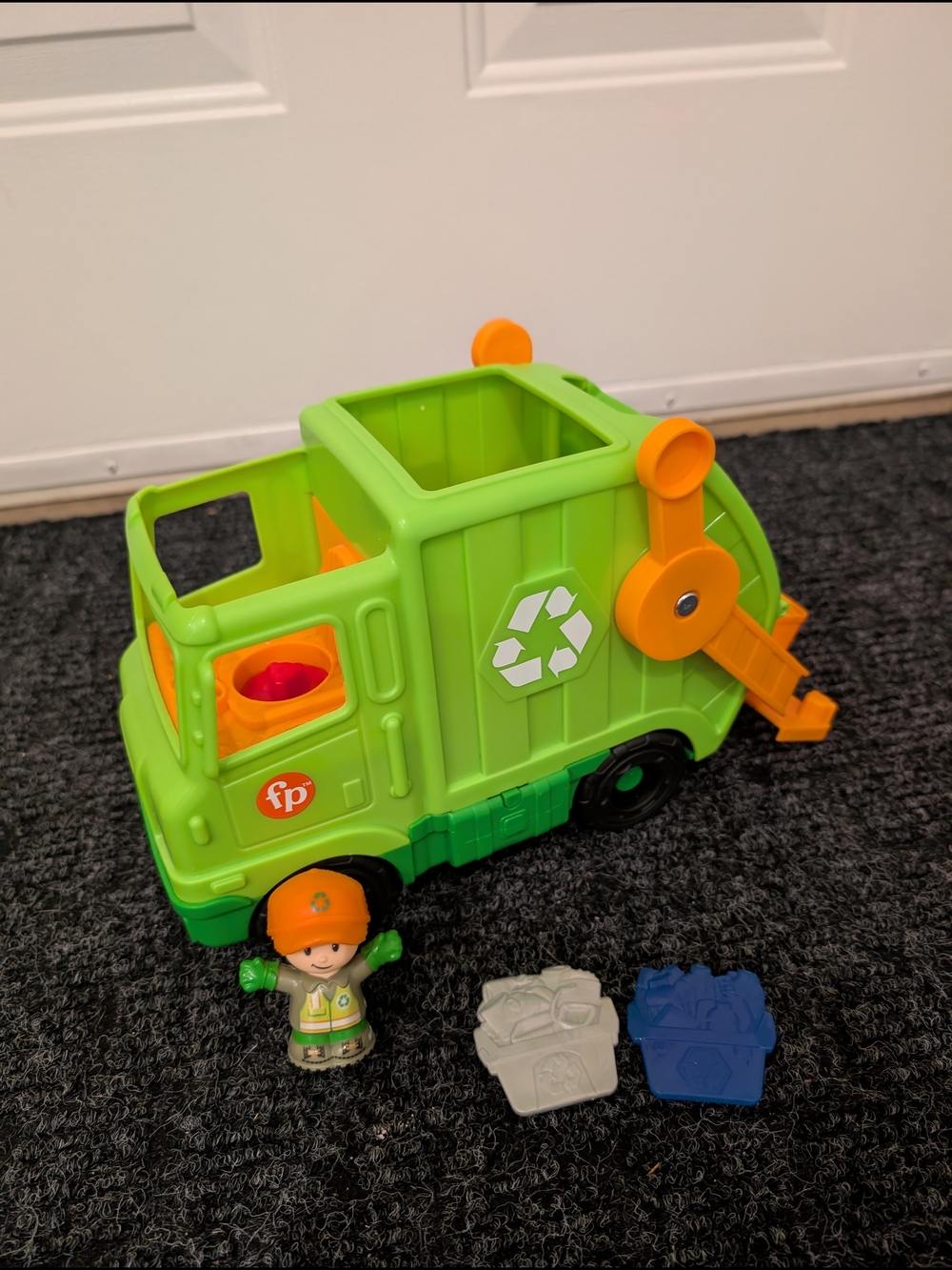 Fisher-Price Little People Recycling Truck Playset with Worker Figure